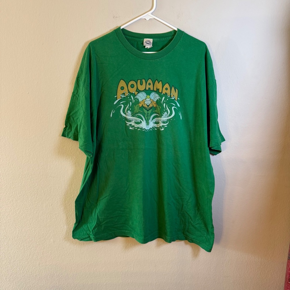 DC Comics Aquaman Graphic T-Shirt Mens 2XL Green Short‎ Sleeve Crew Neck Tee